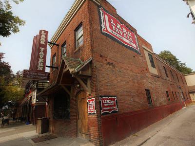 Lark Tavern, Albany