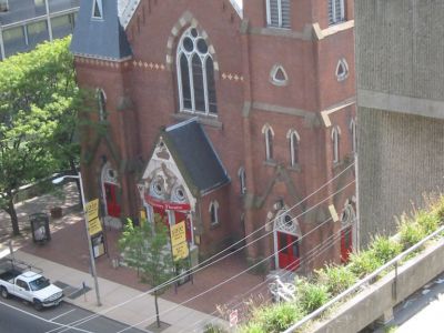 Yale Campus Tours : Free & Open to the Public - The Shops at Yale