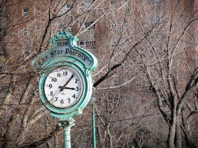 Star-Phoenix Clock, Saskatoon