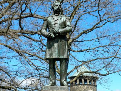 Statue of Rear Admiral Samuel DuPont, Wilmington