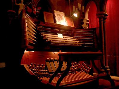 First-St Andrew's United Church, London