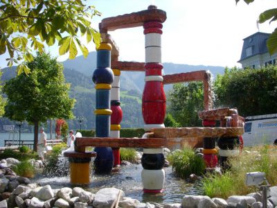 Hundertwasser Osterreich-Brunnen (Hundertwasser Austria Fountain)