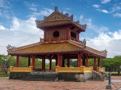 Phu Văn Lâu (Phu Van Lau), Hue