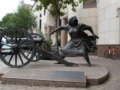 Angelina Eberly Statue, Austin