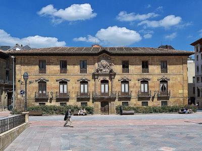 Palacio de Valdecarzana-Heredia (Valdecarzana-Heredia Palace), Oviedo