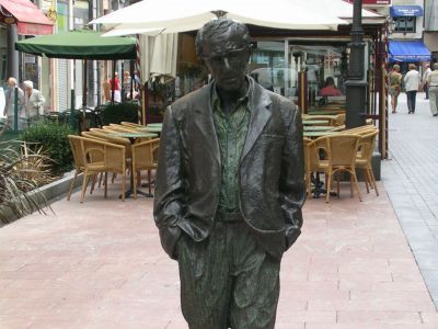 Woody Allen Statue, Oviedo