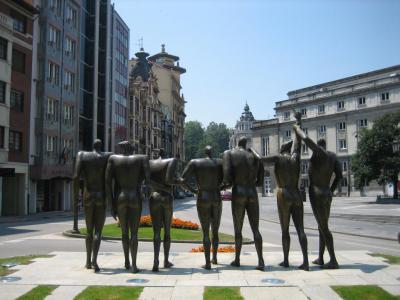 Plaza del Carbayón. Concord Monument, Oviedo