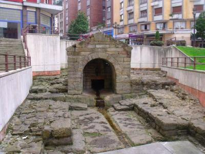 Fuente de Foncalada (Foncalada Fountain), Oviedo