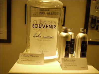 Frau Tonis Parfum, Berlin