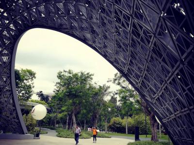 Bayfront Plaza and Floral Fantasy, Singapore