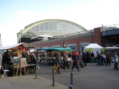 Antikmarkt am Ostbahnhof (antiques and collector's market), Berlin