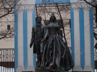 Alexander Pushkin and Natalia Goncharova Monument, Moscow