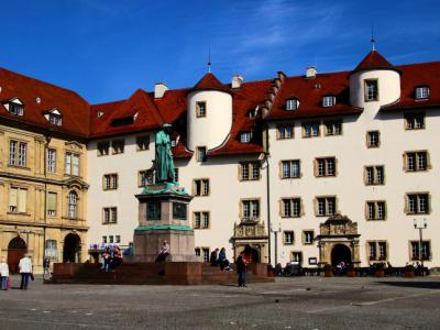 Schillerplatz (Schiller Square)