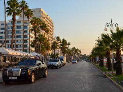 Finikoudes - Palm Trees Promenade