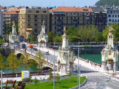 Puente de Maria Cristina (Maria Cristina Bridge), San Sebastian