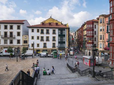 Plaza Miguel Unamuno (Miguel Unamuno Square), Bilbao