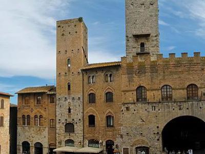 Torre Chigi (Chigi Tower)