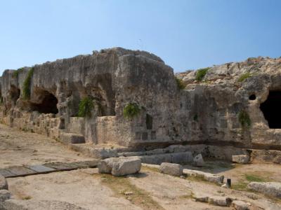 Via dei Sepolcri (Street of the Tombs)