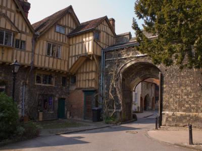 Prior’s Gate and Cheyney Court