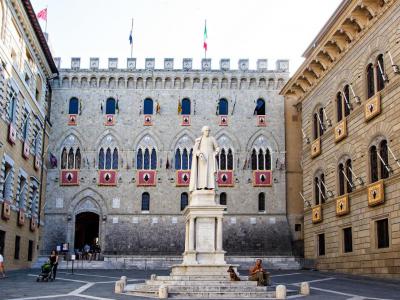 Palazzo Salimbeni (Salimbeni Palace), Siena