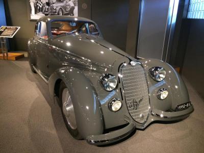 Revs Institute, Naples