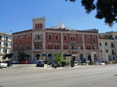 Palazzo Magnini (Magnini Palace), Taranto