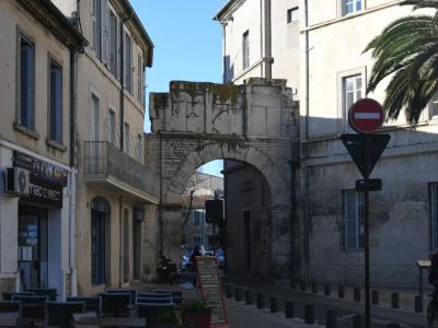 Porte de France (Gate of France), Nimes