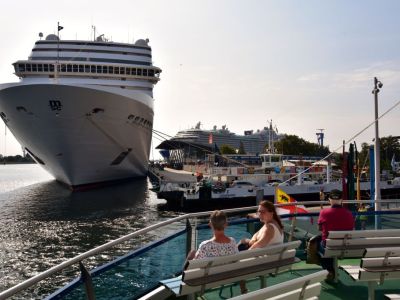 Warnemunde Cruise Center, Rostock