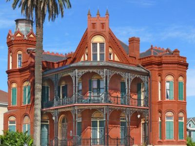 Landes McDonough House