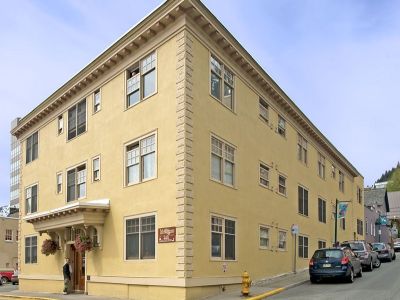 MacKinnon Apartments