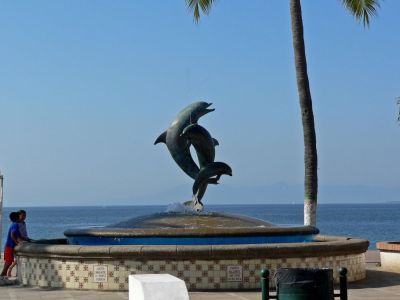 La Fuente de la Amistad (Friendship Fountain)