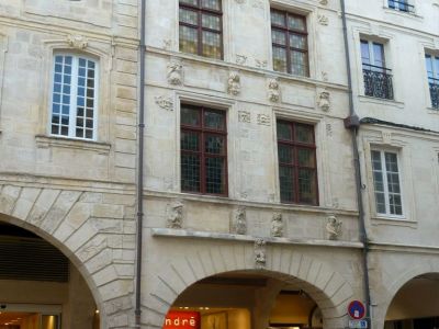 Rue Merciers (Drapers' Street)