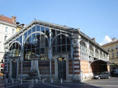 Halle Sainte-Claire (Sainte-Claire Hall)