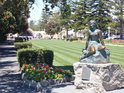 Pania of the Reef Statue