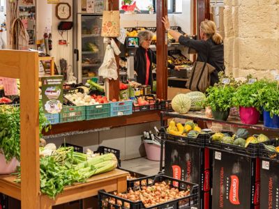 Mercat del Claustre (Cloister Market)