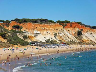 Barranco das Belharucas Beach, Albufeira