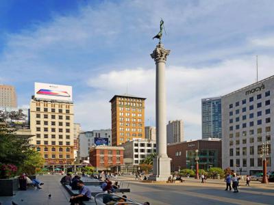 San Francisco Union Square: Shopping, Dining and Theater