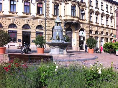 Zsolnay Fountain, Pecs