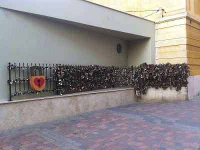 Pecs Padlock Wall, Pecs