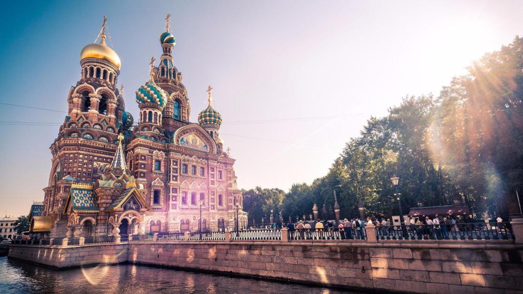 St. Petersburg Introduction Walking Tour (Self Guided), St