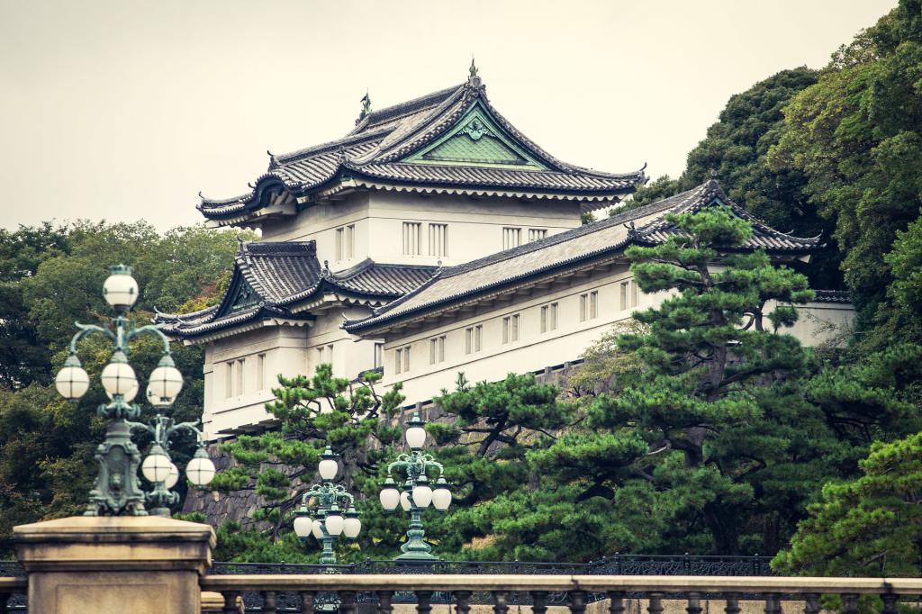 tokyo imperial palace self guided tour