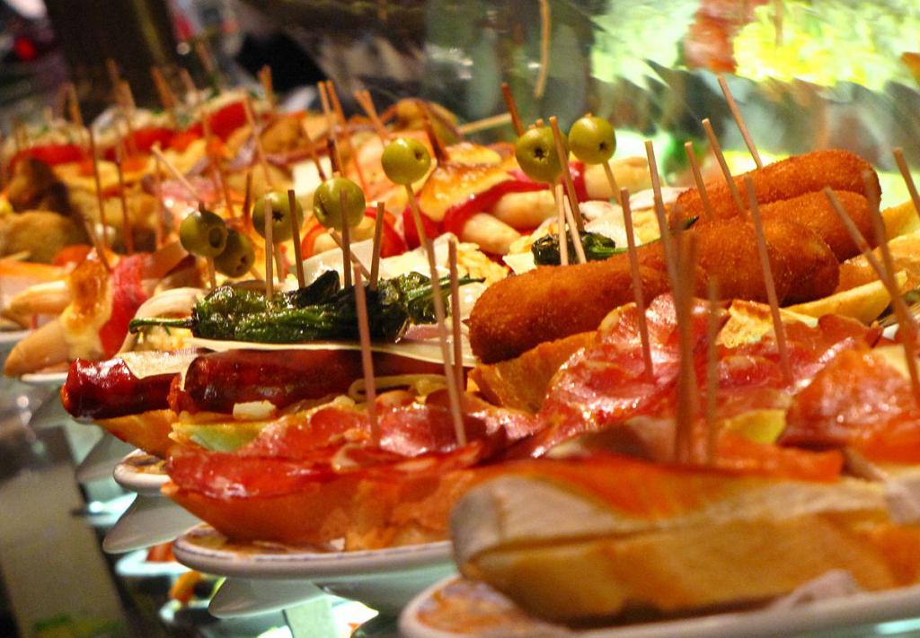 food walking tours in barcelona
