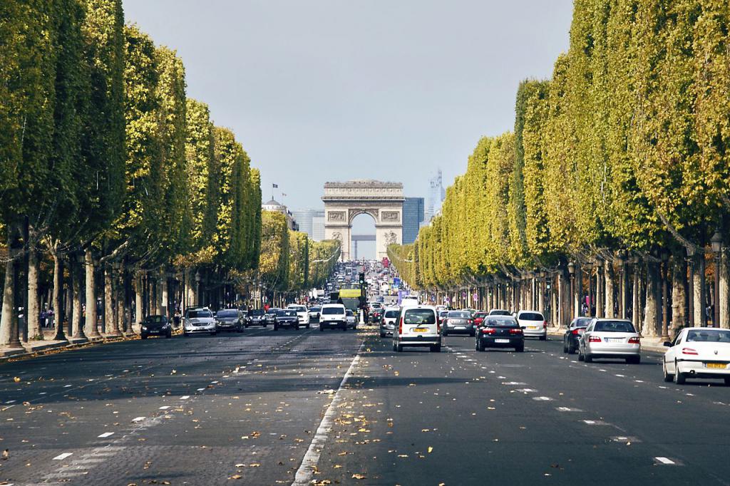 re:Streets  The Avenue des Champs Elysees