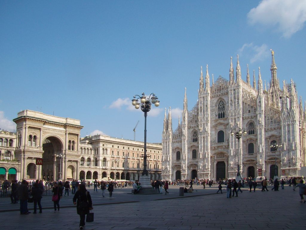 walking tour of milan italy