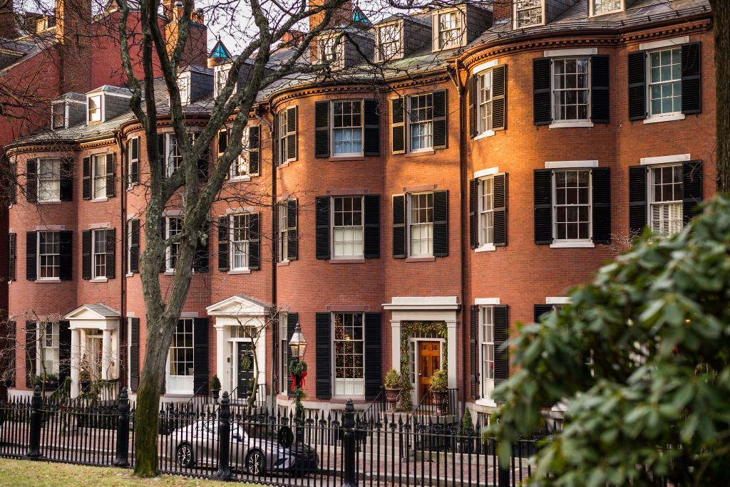 Beacon Hill in Boston - A neighborhood for every season