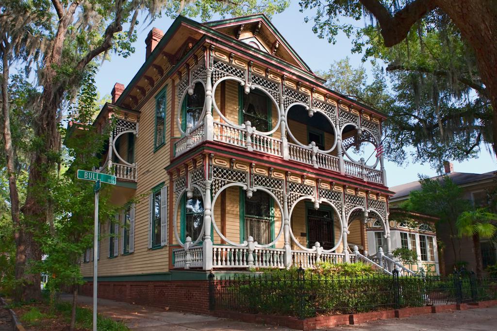 historic home tours in savannah