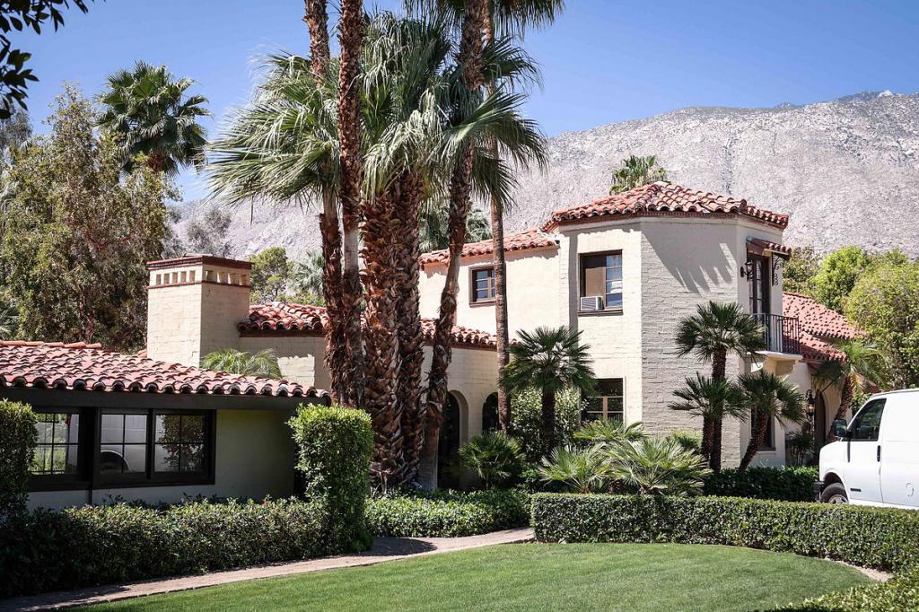 Famous Houses in Palm Springs (Self Guided), Palm Springs, California