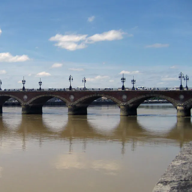 Custom Walk in Bordeaux, France