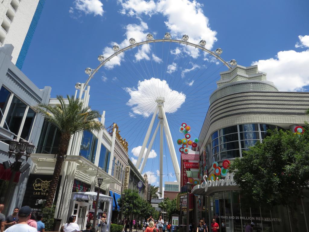 The LINQ Promenade Shops - Shopping On The Vegas Strip