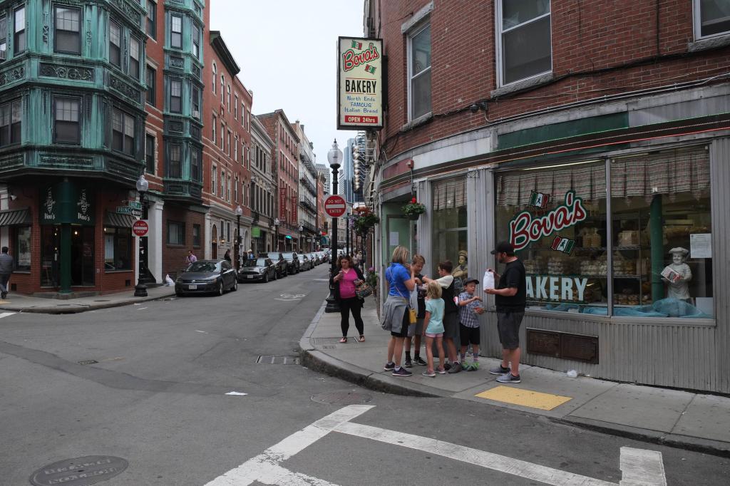 Bova's Bakery, Boston